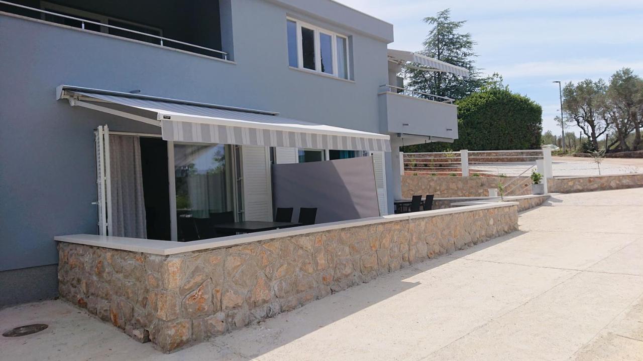 Roza Apartment Cres Exterior photo