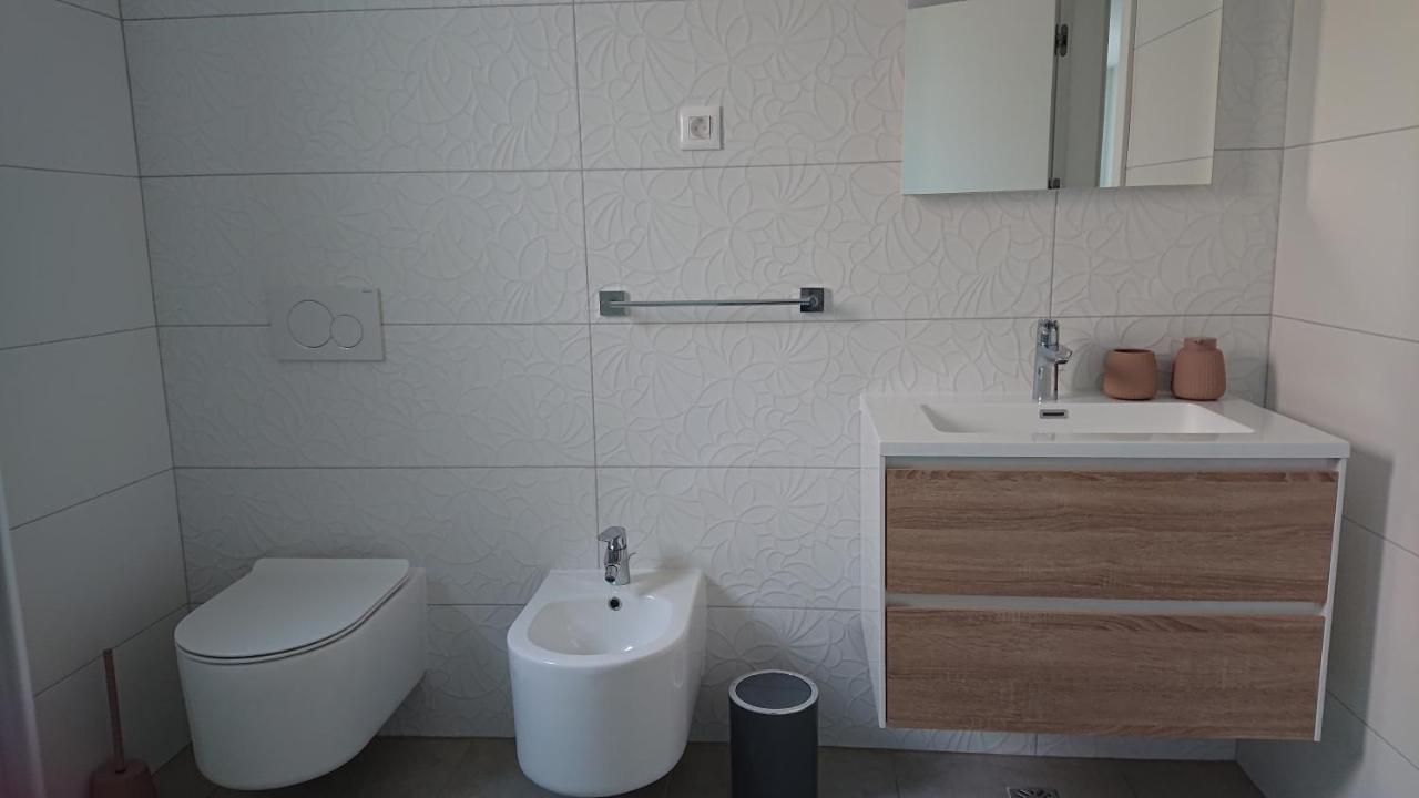 Roza Apartment Cres Exterior photo