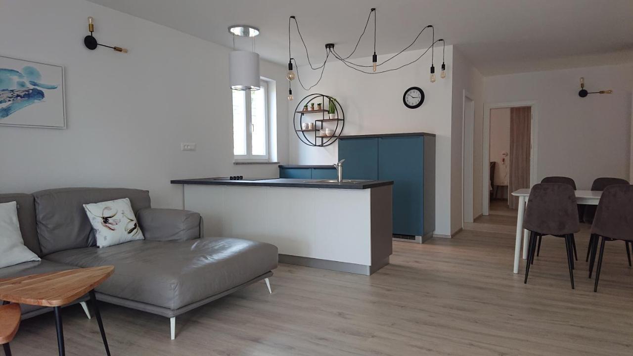 Roza Apartment Cres Exterior photo